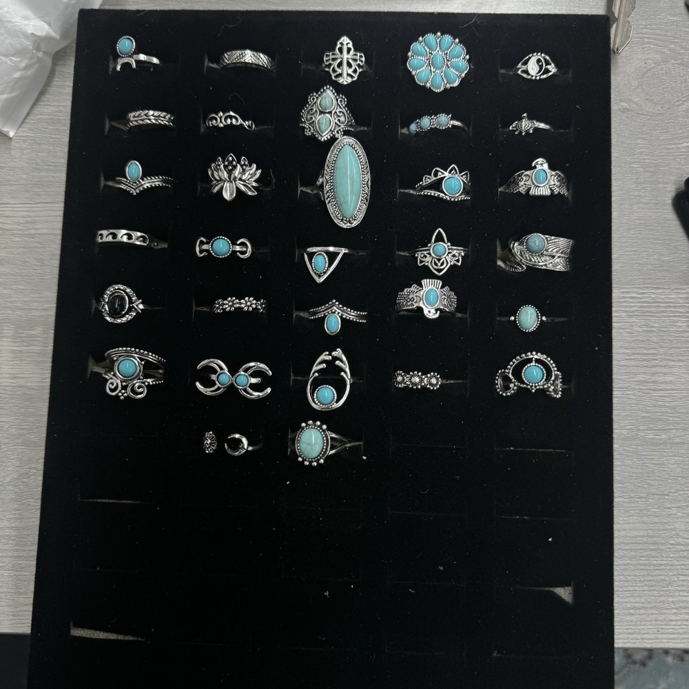 Wholesale Lot Of 32 Rings Costume Silver Turquoise  In Mixed Sizes